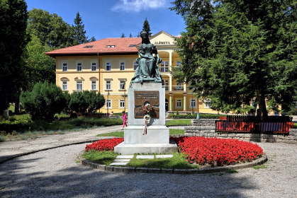         Hotel ALŽBETA**
