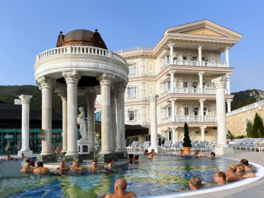         Royal Apartments APHRODITE PALACE*****
