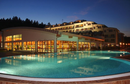         Hotel & Spa Resort KASKADY****
